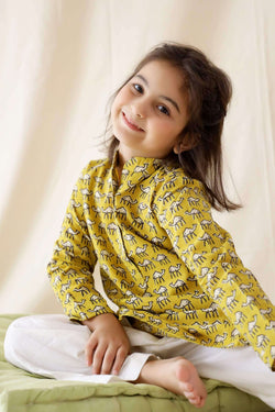 Camel Print Unisex Kurta With Solid Color Pyjamas For Kids - Set Of Two