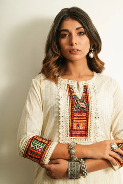 Straight Kurta With Lace Detailing