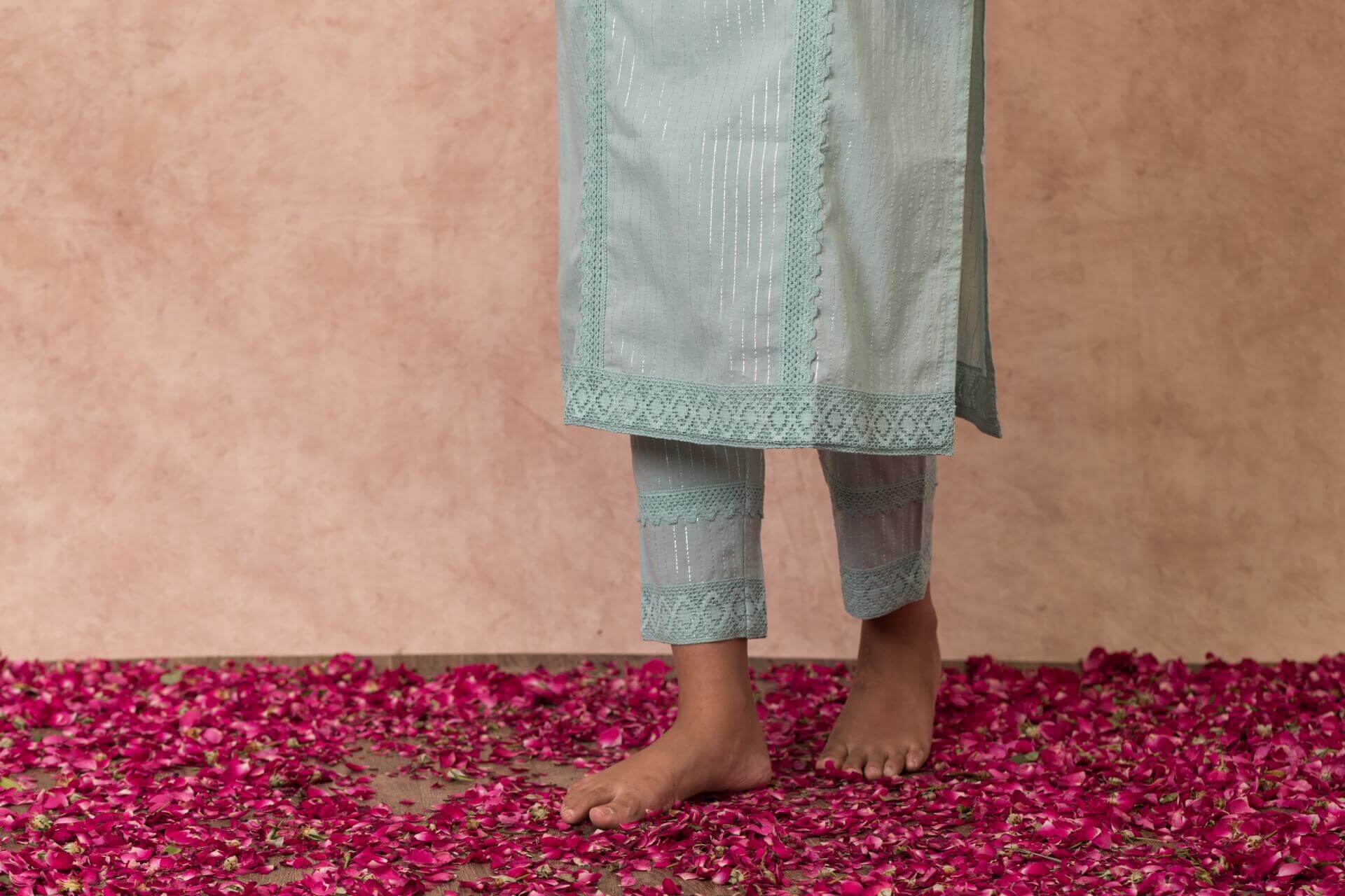 Lacework kurta with pants - Set of Two