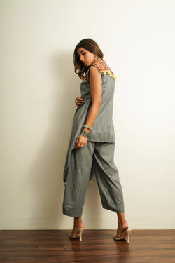 Grey Top with pants and cape - set of three