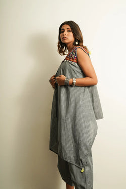 Grey Top with pants and cape - set of three