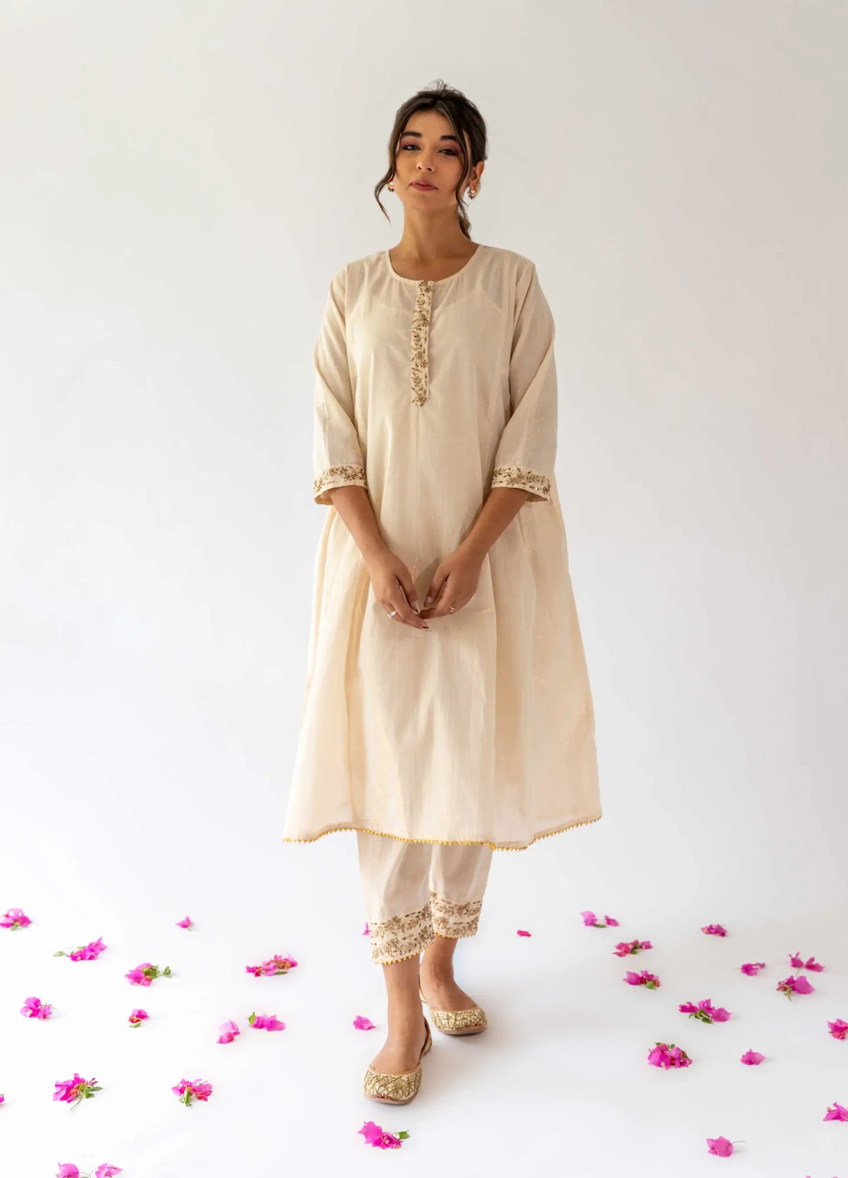 Ivory Boxy Fit Kurta With Inner - Set Of Two