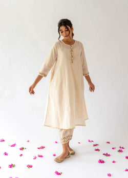 Ivory Boxy Fit Kurta With Inner - Set Of Two