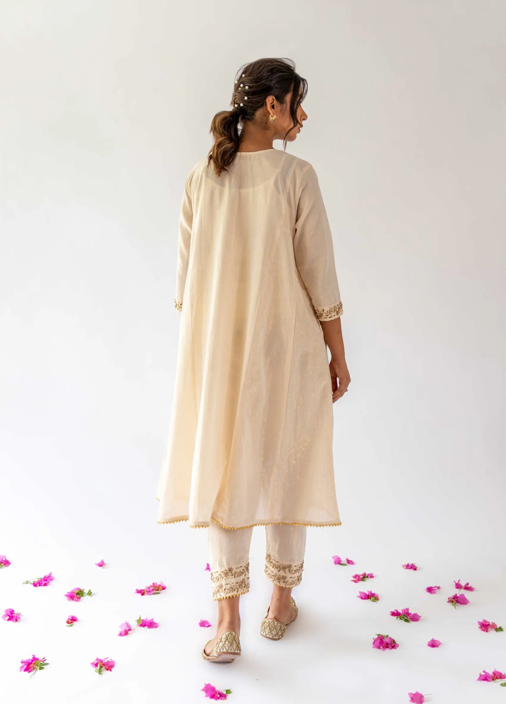 Ivory Boxy Fit Kurta, Inner With Pants - Set Of Three