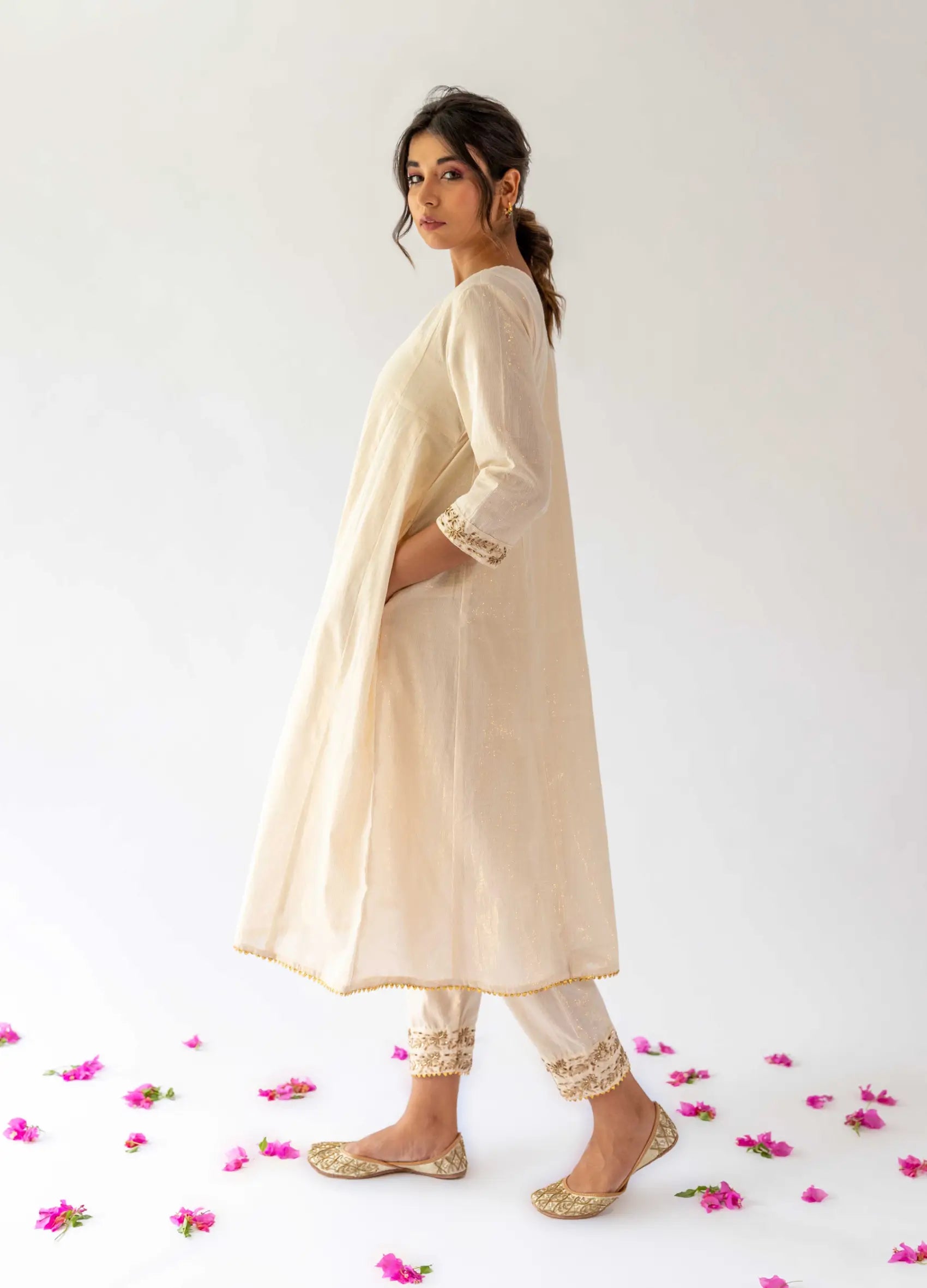 Ivory Boxy Fit Kurta, Inner With Pants - Set Of Three