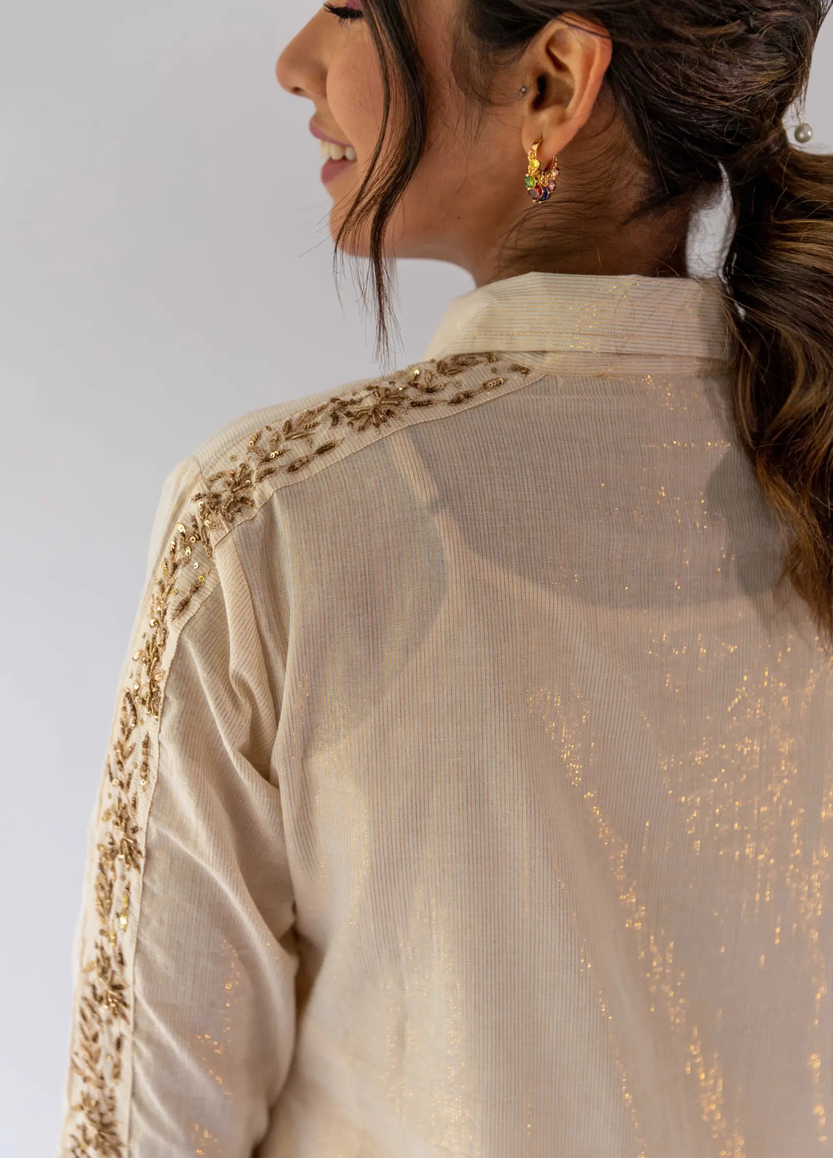 Ivory Long Shirt With Inner And Handwork On The Sleeves - Set Of Two