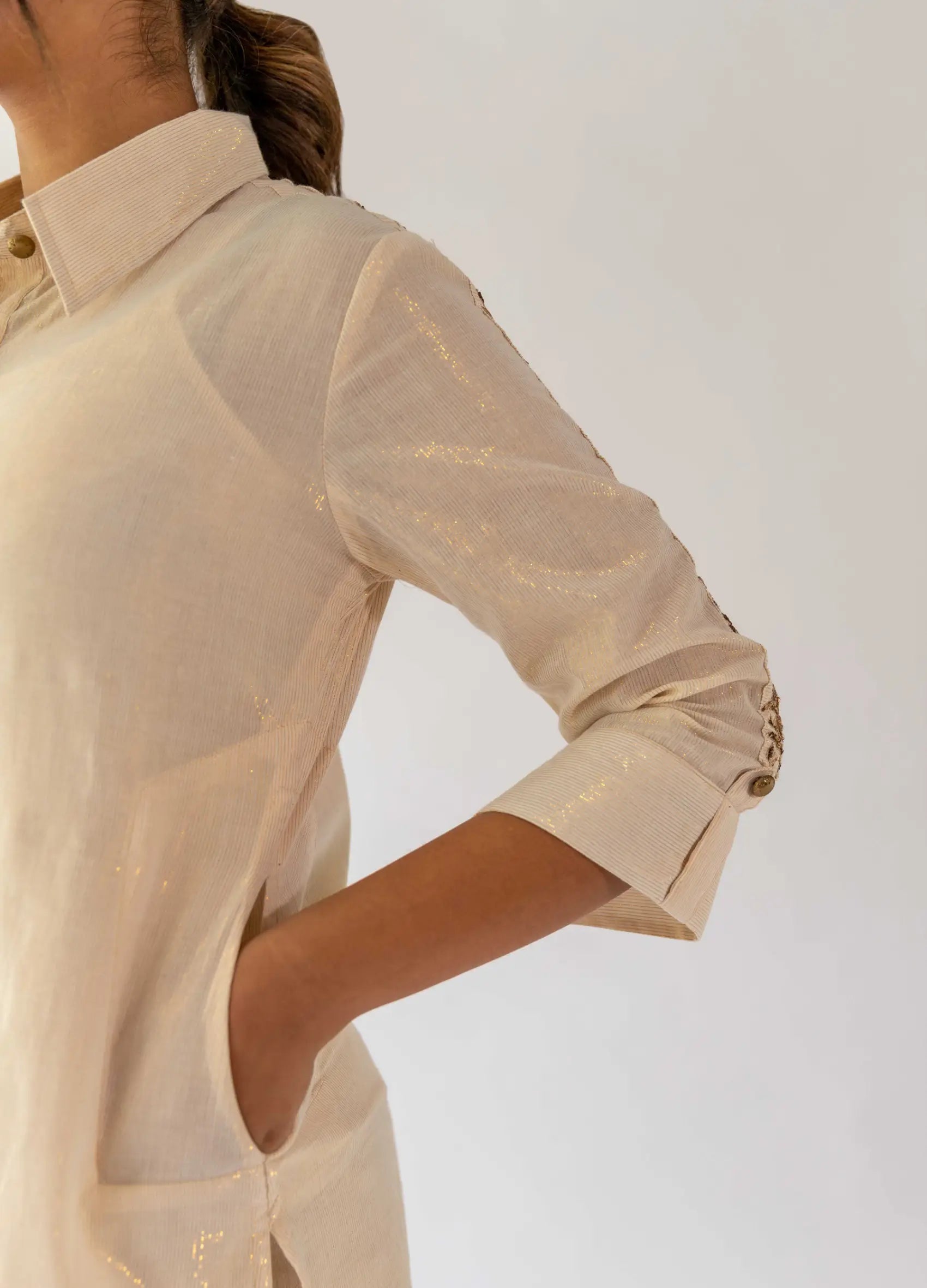 Ivory Long Shirt With Inner And Handwork On The Sleeves - Set Of Two